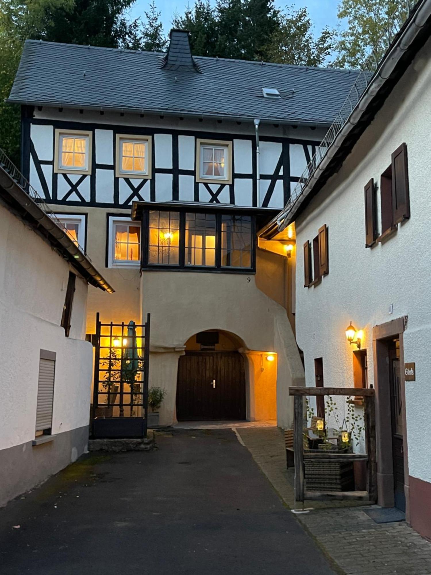 Ritterstube - Eifelstuben Mit Charme, Naehe See Und Burg, Aussergewoehnlich, Vulkaneifel Ulmen Exterior foto
